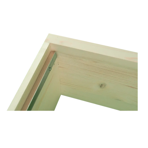 Detailansicht einer Brutraumzarge   Dadant Blatt 12er Bienenbeute aus Holz mit Rahmenauflage Metallschiene