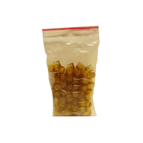 eine Tüte mit kleinen Plastiknäpfchen für die Bienenzucht. Nicot Weiselbecher im Set, Kunststoffbecher für die Königinnenzucht, Lieferumfang im Beutel verpackt