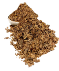 ein überquellender Behälter voll mit losen Rohpropolis-Stücke in natürlicher Form, unverarbeitetes Propolis-Harz aus dem Bienenstock, Naturprodukt als Ausgangsstoff für Tinkturen und Salben